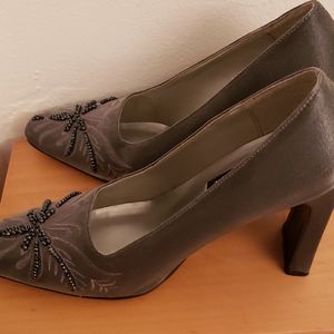Ladies shoes